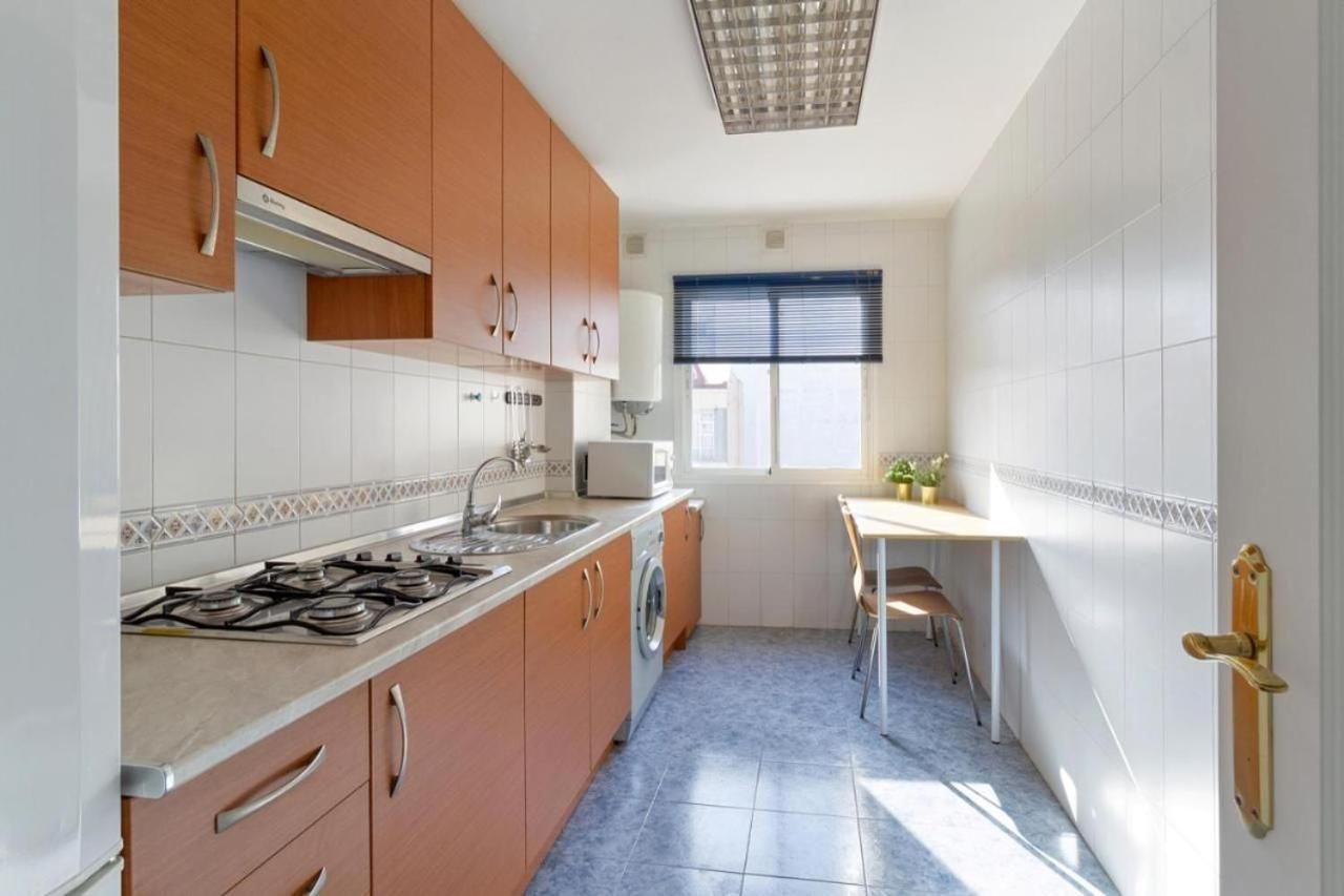 Apartamento Luminoso Cuarteles Apartman Málaga Kültér fotó